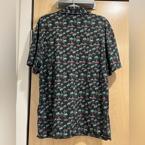 Bonobos Men’s Tropical Button Up Collared Short Sleeve Short - Picture 3 of 5